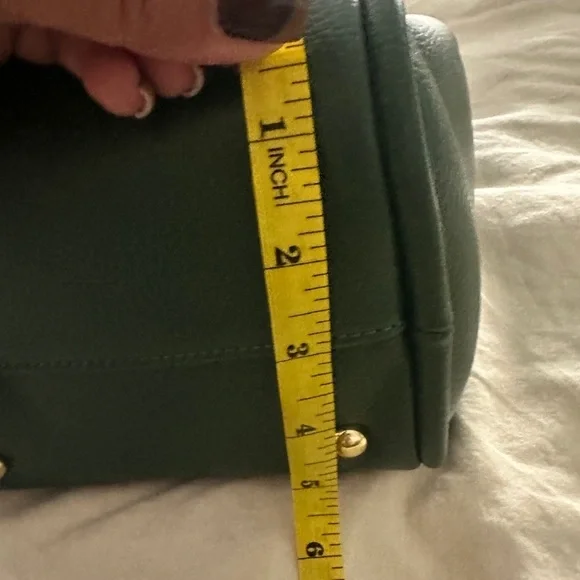 Elegant Green Handbag with Twilly Handle - Picture 5 of 6